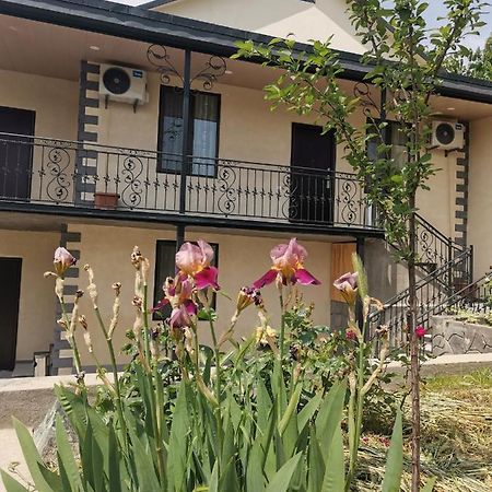 Guest House Eden Tbilisi Bagian luar foto