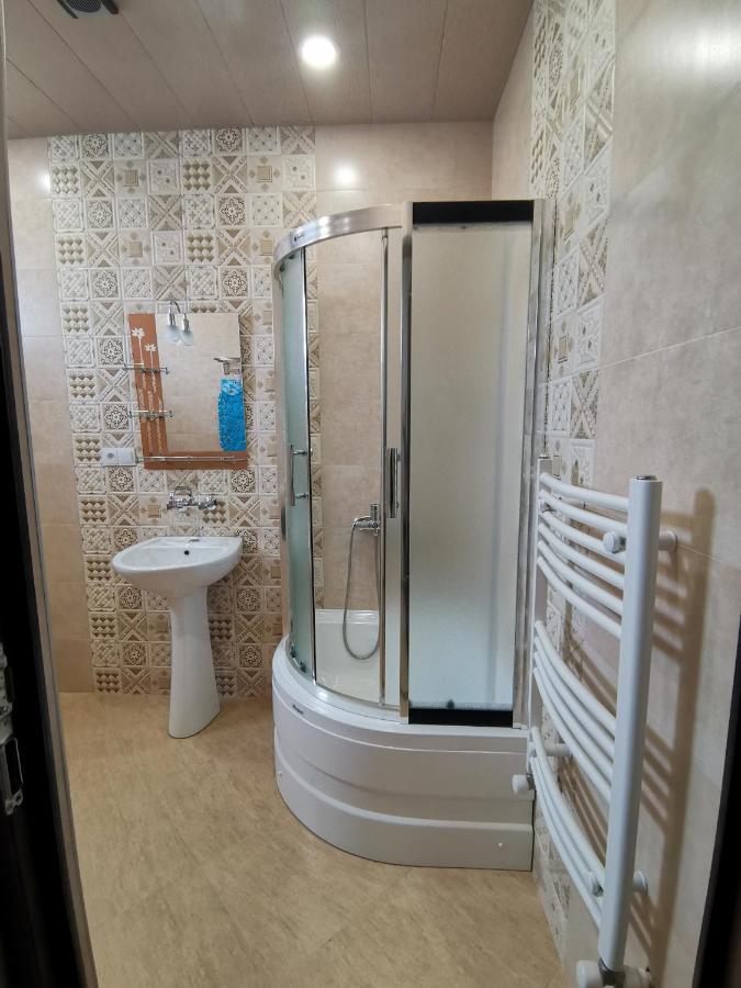 Guest House Eden Tbilisi Bagian luar foto