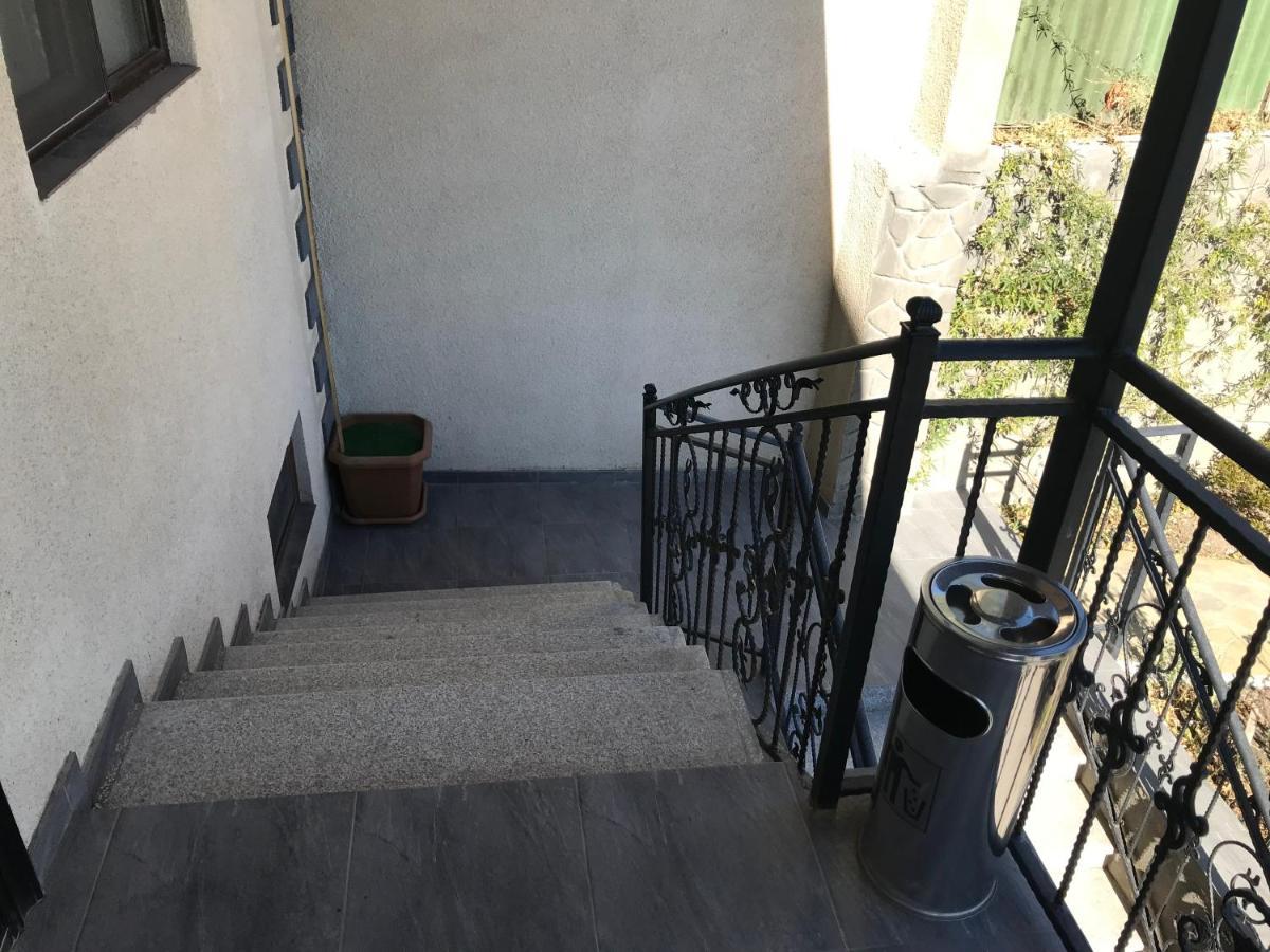 Guest House Eden Tbilisi Bagian luar foto